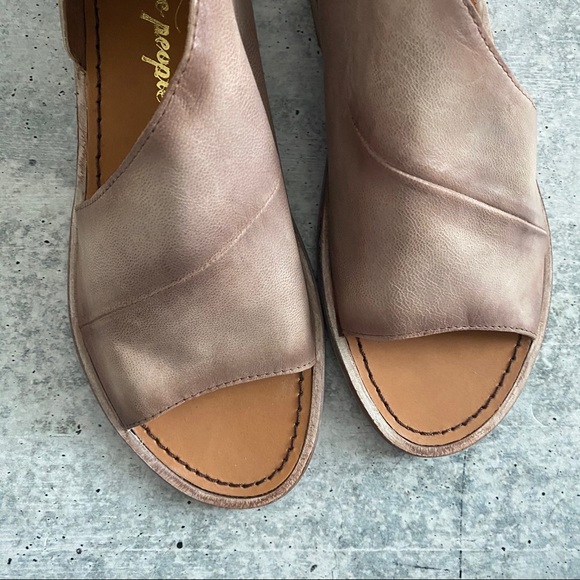 NWT Free People Mont Blanc Taupe Leather Sandals - Picture 3 of 5